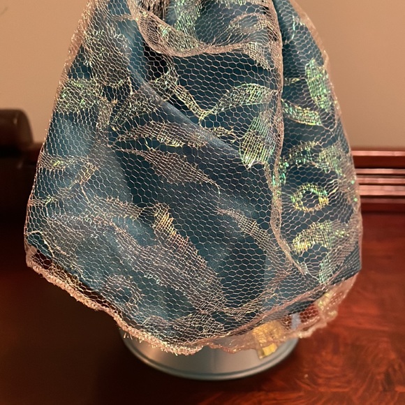 Emerald Elegance 1996 Barbie Limited Edition. - Picture 8 of 15